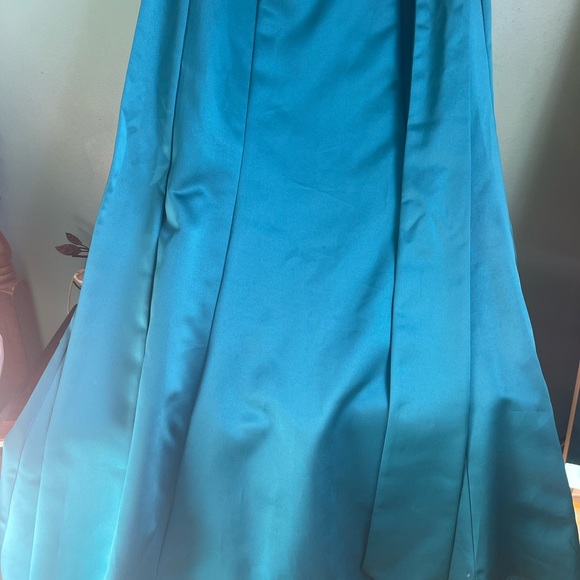Laundry by Shelli Segal Teal Gown with Strong Boning - Picture 13 of 14